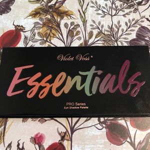 Violet Voss essential palette